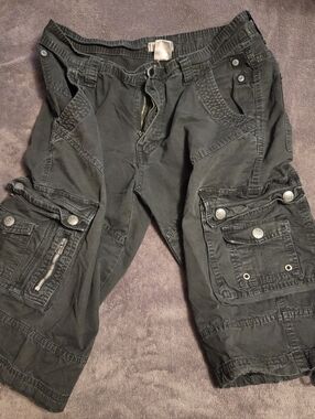 Route 66 Black Waistband Cargo Shorts. Size 30